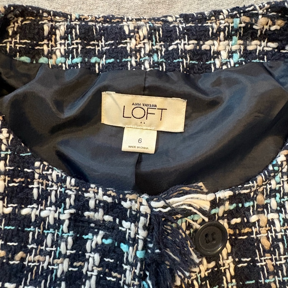 LOFT Women's Navy and White Tweed Blazer - Picture 2 of 4